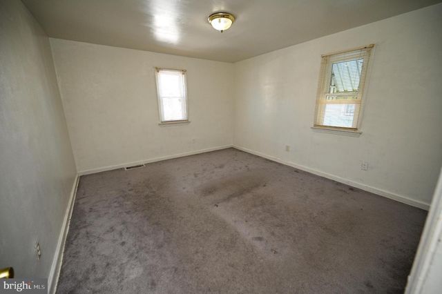 130 PARKER AVE, Oaklyn, NJ 08107