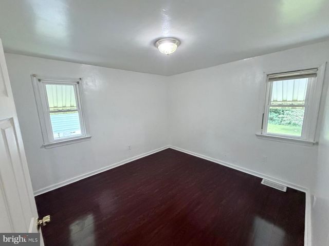 130 PARKER AVE, Oaklyn, NJ 08107