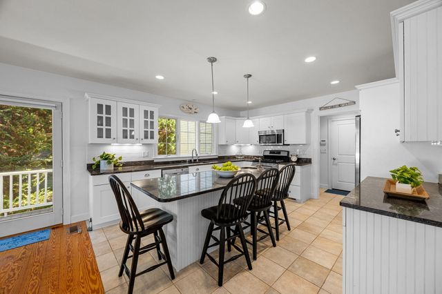 783 Santuit-Newtown Road, Marstons Mills, MA 02648
