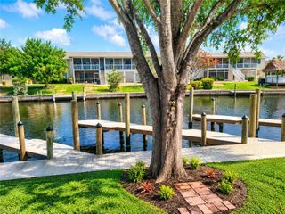 1107 SE 46th LN E, Cape Coral, FL 33904