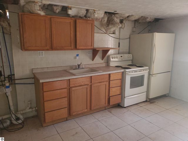 7323 Karlin Road, Interlochen, MI 49643