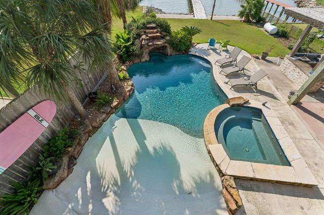 1623 Dick Bay Drive, San Leon, TX 77539