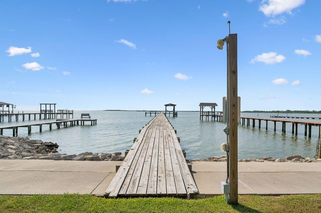 1623 Dick Bay Drive, San Leon, TX 77539