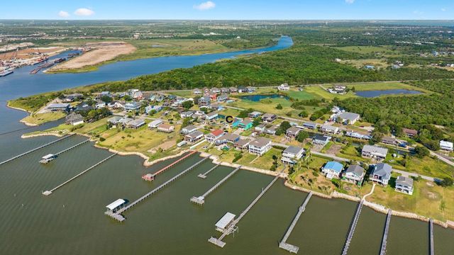1623 Dick Bay Drive, San Leon, TX 77539