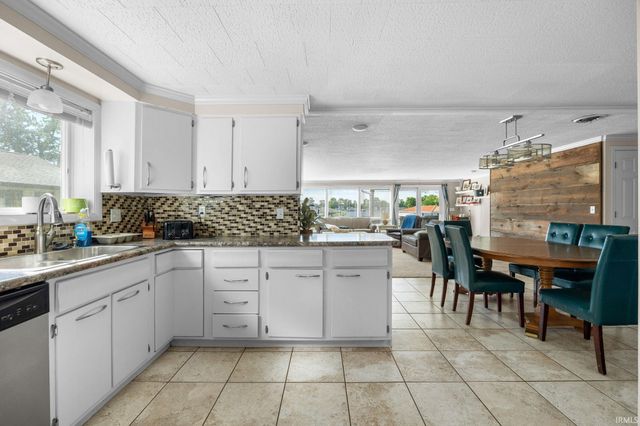 4411 S Triangle Trail, Monticello, IN 47960