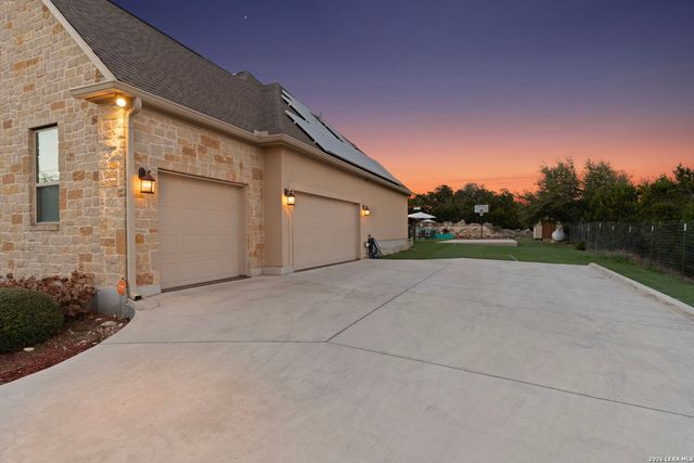 26075 Dull Knife Trl, San Antonio, TX 78255
