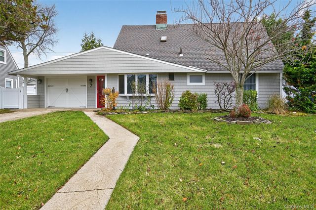 7 Lowland Road, Levittown, NY 11756