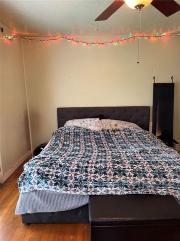 531 E Houston ST, Giddings, TX 78942