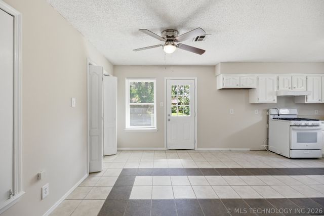 14619 S Yukon Avenue, Glenpool, OK 74033