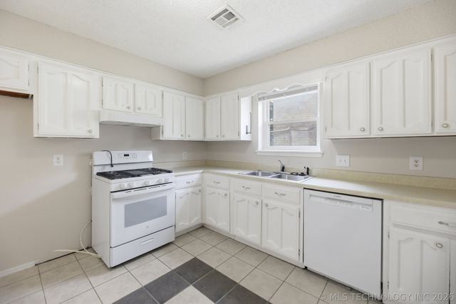 14619 S Yukon Avenue, Glenpool, OK 74033