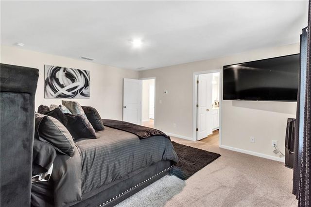 289 Pond Court, Hoschton, GA 30548