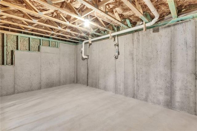 289 Pond Court, Hoschton, GA 30548