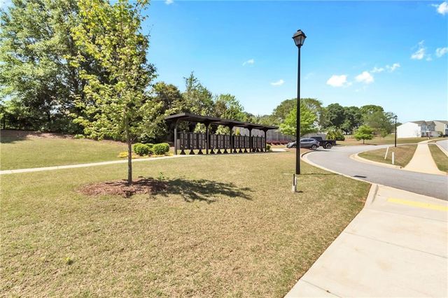 289 Pond Court, Hoschton, GA 30548