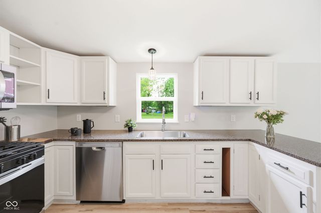 261 N Hillsboro Road, New Castle, IN 47362