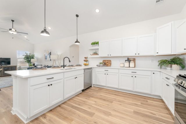 2156 E Elk Ridge Ave, Goddard, KS 67052