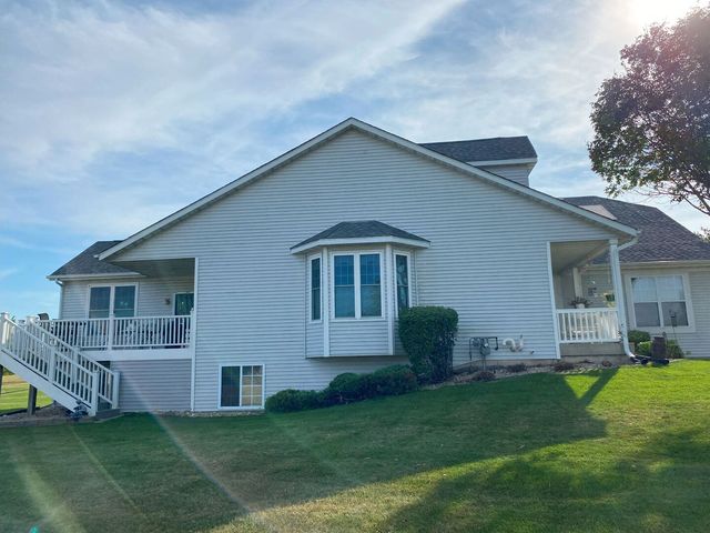 3727 Westlake Village Drive, Winnebago, IL 61088