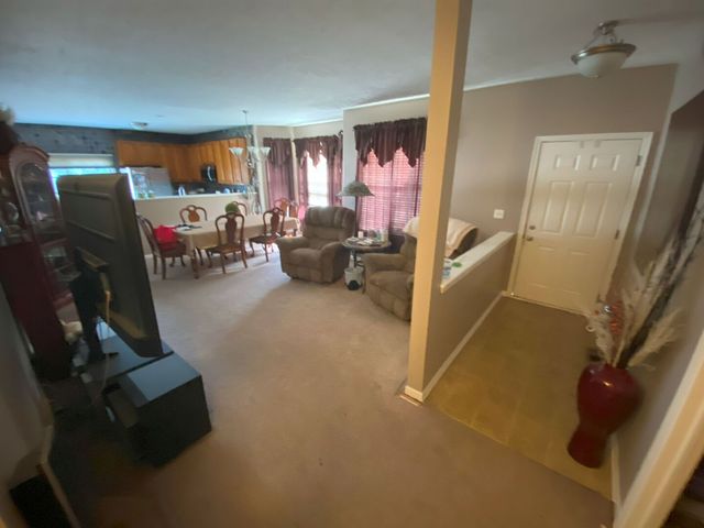 3727 Westlake Village Drive, Winnebago, IL 61088