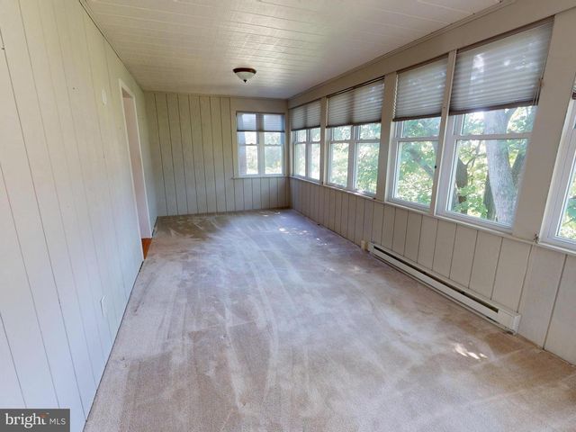 128 COLONIAL CT, State College, PA 16801