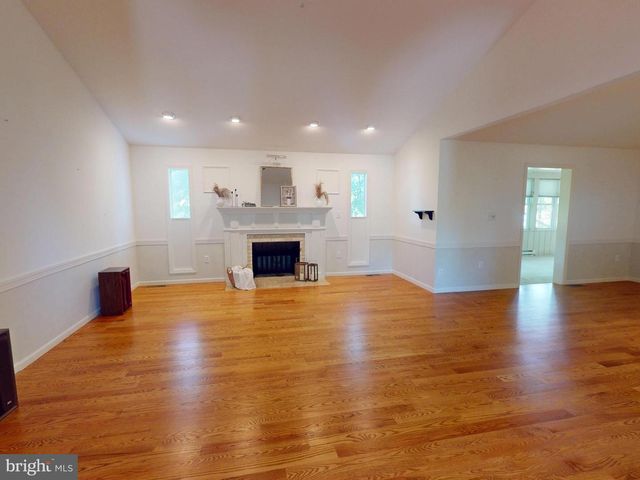 128 COLONIAL CT, State College, PA 16801