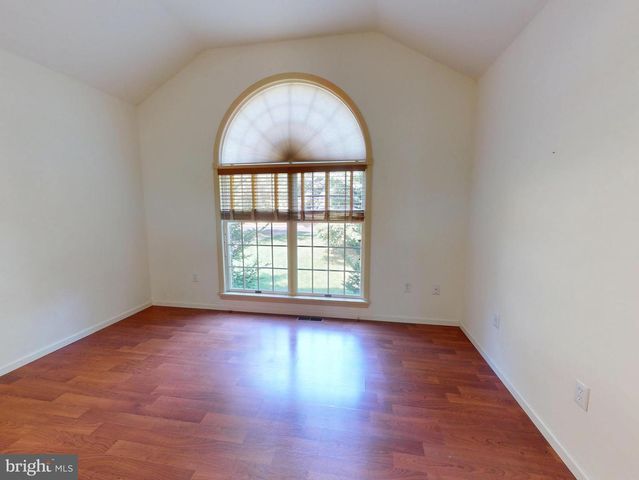 128 COLONIAL CT, State College, PA 16801