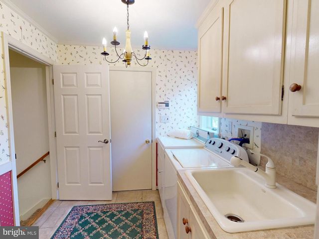 128 COLONIAL CT, State College, PA 16801