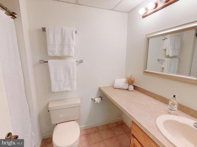 128 COLONIAL CT, State College, PA 16801