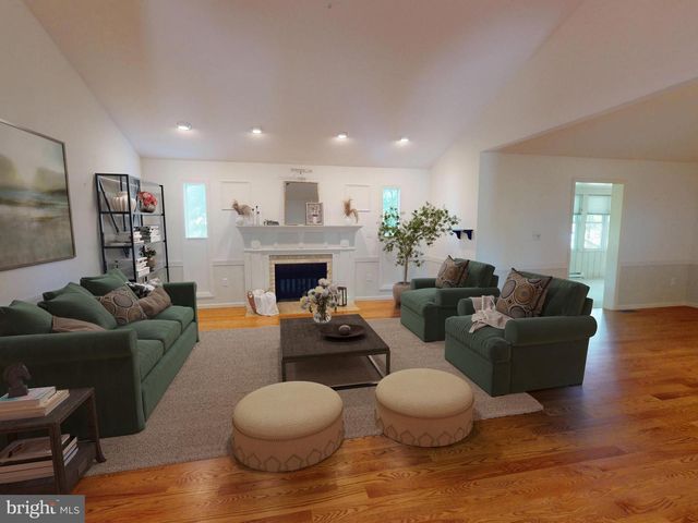 128 COLONIAL CT, State College, PA 16801