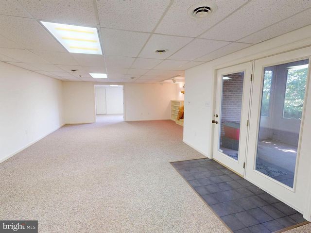 128 COLONIAL CT, State College, PA 16801