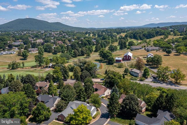 128 COLONIAL CT, State College, PA 16801