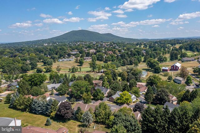 128 COLONIAL CT, State College, PA 16801