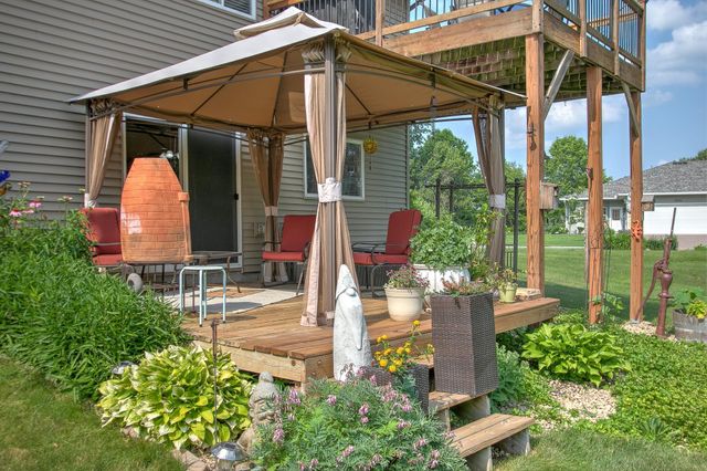 300 101st Court NE, Blaine, MN 55434