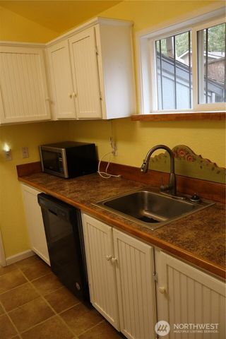 31 E Colvos Pl E, Shelton, WA 98584