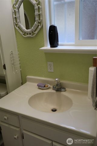 31 E Colvos Pl E, Shelton, WA 98584