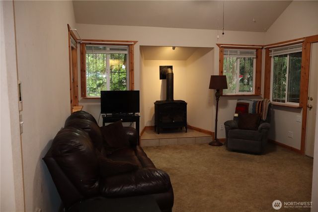 31 E Colvos Pl E, Shelton, WA 98584