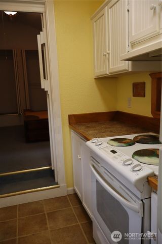 31 E Colvos Pl E, Shelton, WA 98584