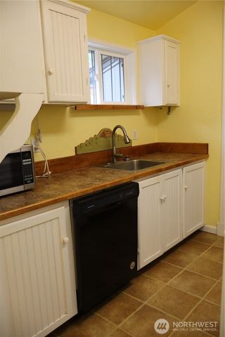 31 E Colvos Pl E, Shelton, WA 98584