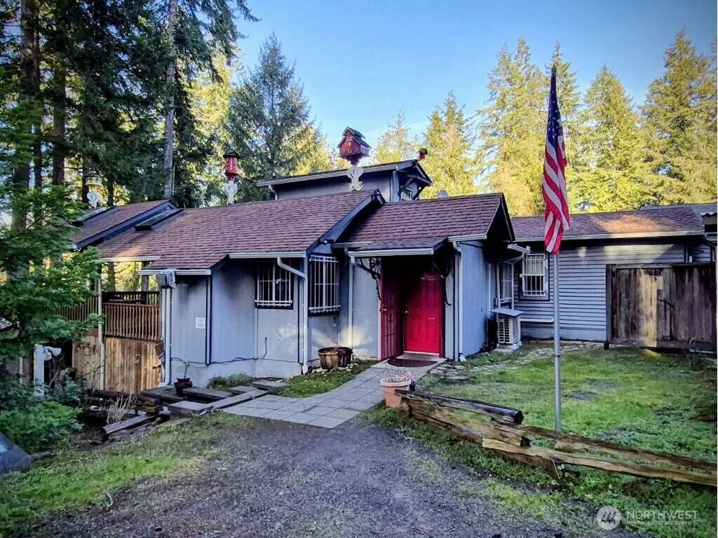 31 E Colvos Pl E, Shelton, WA 98584