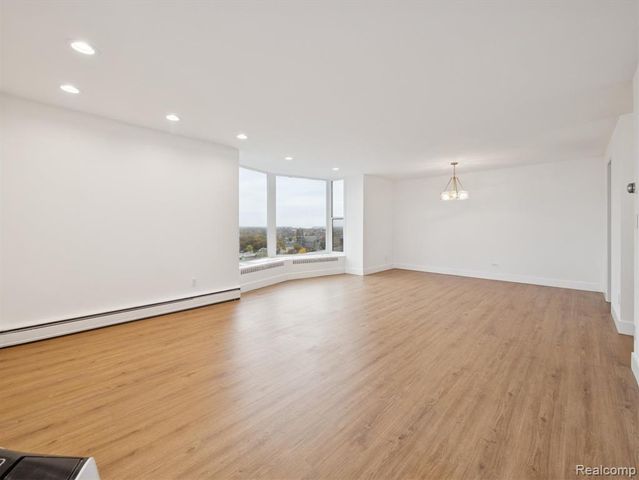 8200 E Jefferson Avenue 1703, Detroit, MI 48214