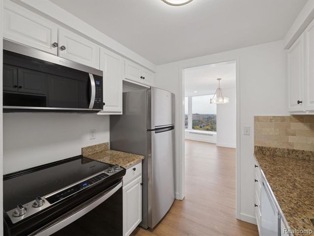 8200 E Jefferson Avenue 1703, Detroit, MI 48214