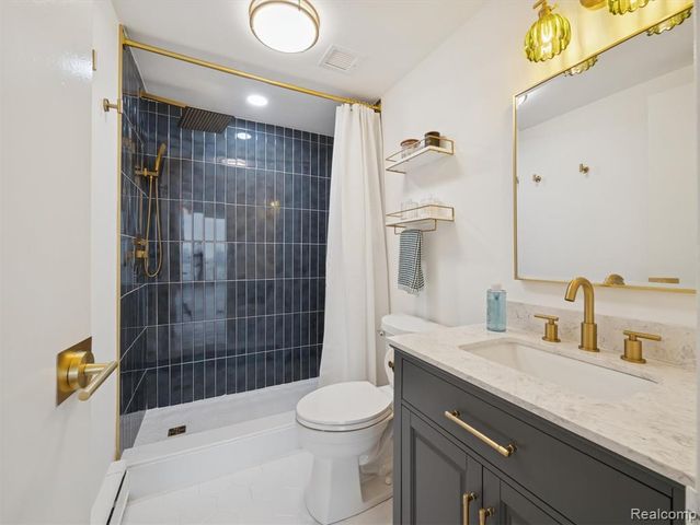 8200 E Jefferson Avenue 1703, Detroit, MI 48214