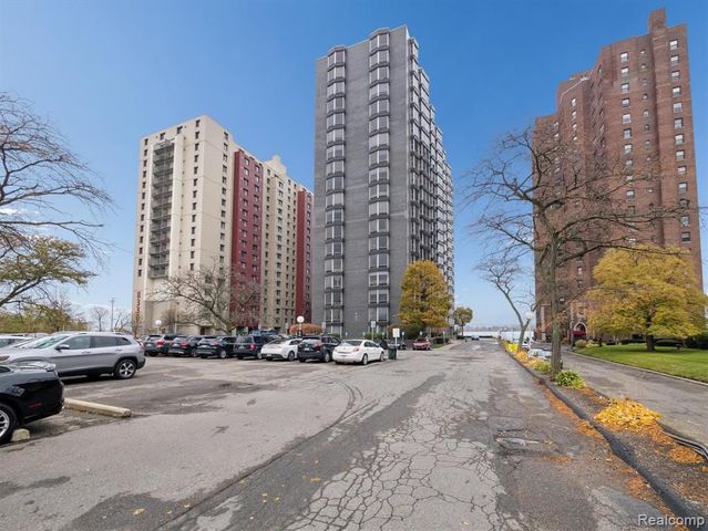 8200 E Jefferson Avenue 1703, Detroit, MI 48214