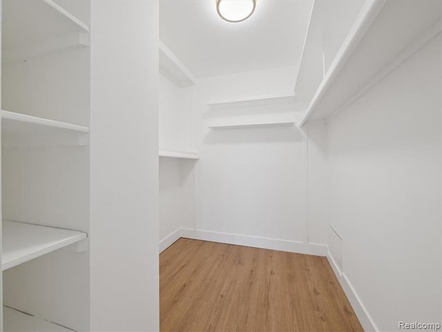 8200 E Jefferson Avenue 1703, Detroit, MI 48214