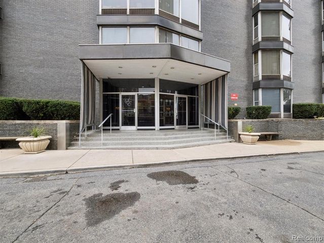 8200 E Jefferson Avenue 1703, Detroit, MI 48214