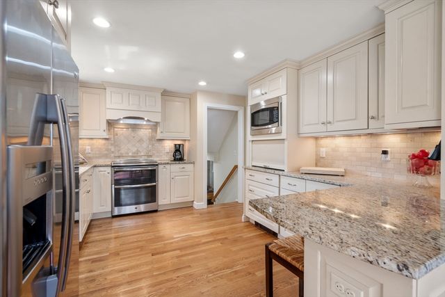 23 Hillcrest Road, Medfield, MA 02052