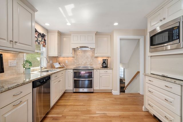 23 Hillcrest Road, Medfield, MA 02052