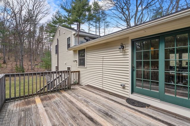 23 Hillcrest Road, Medfield, MA 02052