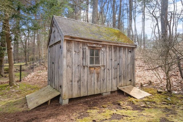 23 Hillcrest Road, Medfield, MA 02052