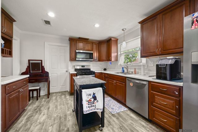 9978 W Tams Dr, Baton Rouge, LA 70815