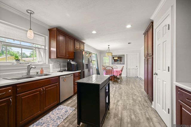 9978 W Tams Dr, Baton Rouge, LA 70815