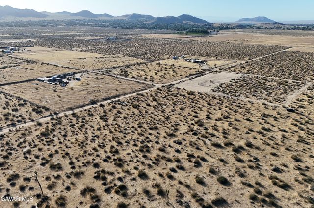 173rd St E, Palmdale, CA 93591